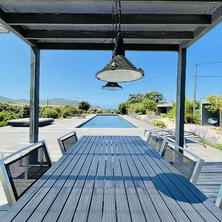 Paradis de 4 villas T2 à Capo Di Feno à seulement 800 mètres de la plage